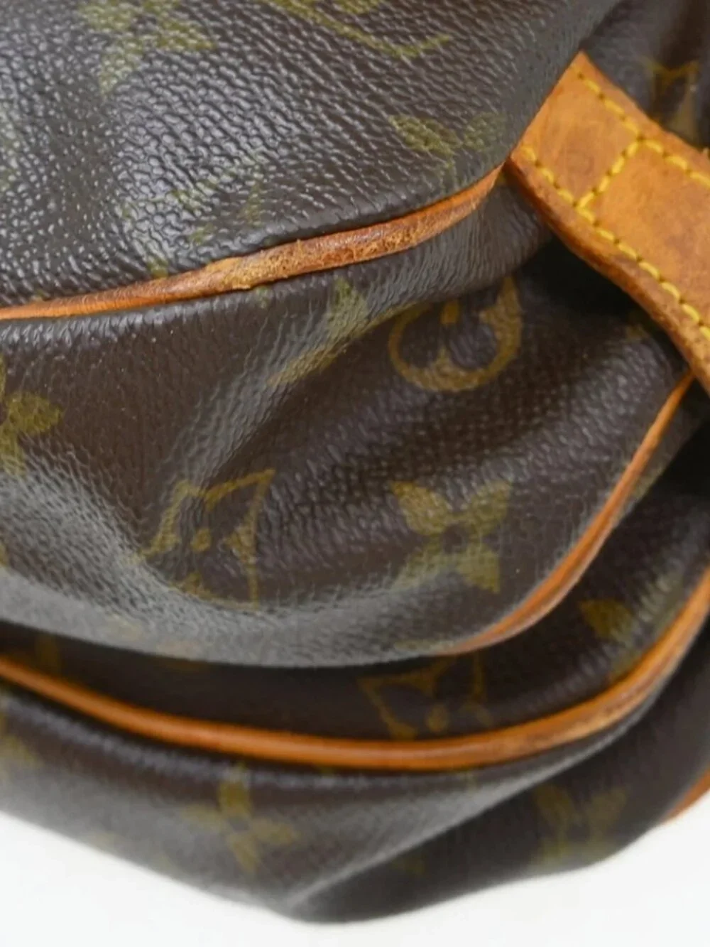 LOUIS VUITTON MONOGRAM SAUMUR 30 MESSENGER BAG